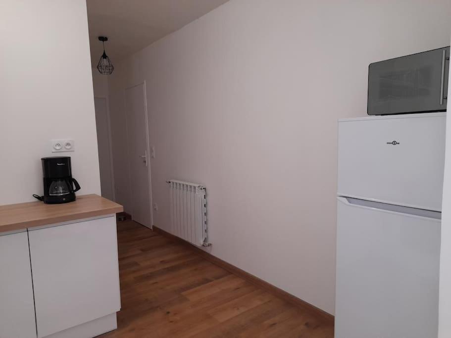 Logement Lumineux Avec Terrasse La Roche-sur-Yon Exteriör bild