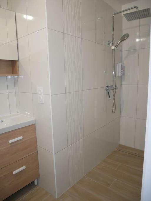 Logement Lumineux Avec Terrasse La Roche-sur-Yon Exteriör bild