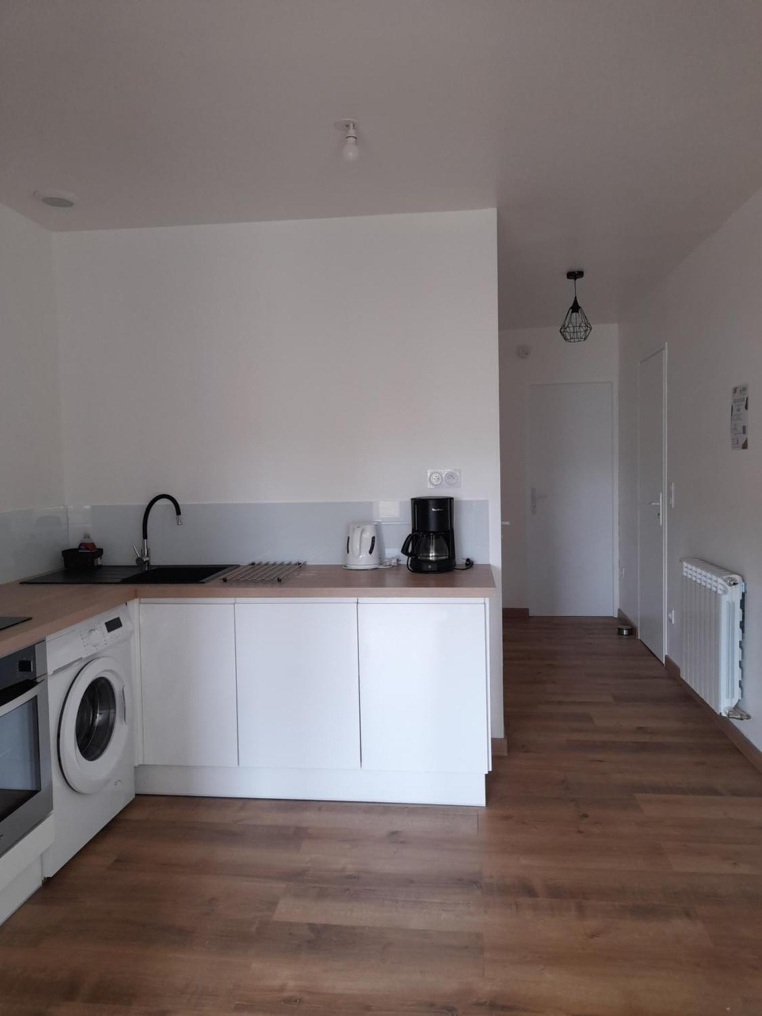 Logement Lumineux Avec Terrasse La Roche-sur-Yon Exteriör bild